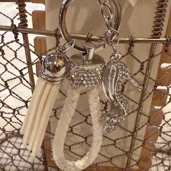 Elegant White Braided Wristlet Keychain 
w/Rhinestone Heel & Tassel -Unique NWT - Picture 13 of 14